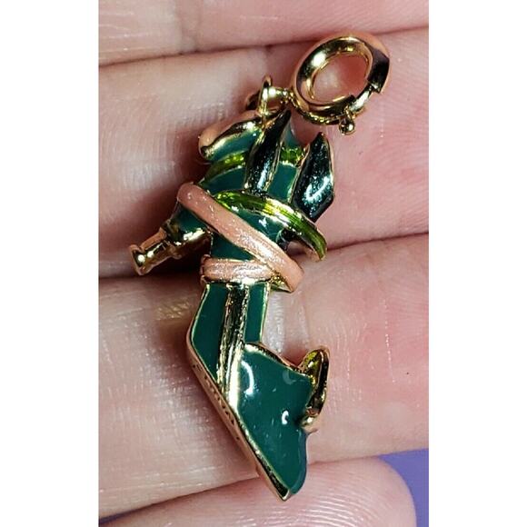 Vintage Kenneth J Lane Signed Shoe Charm Pink & Green Enamel On Gold Tone Metal - Picture 1 of 9